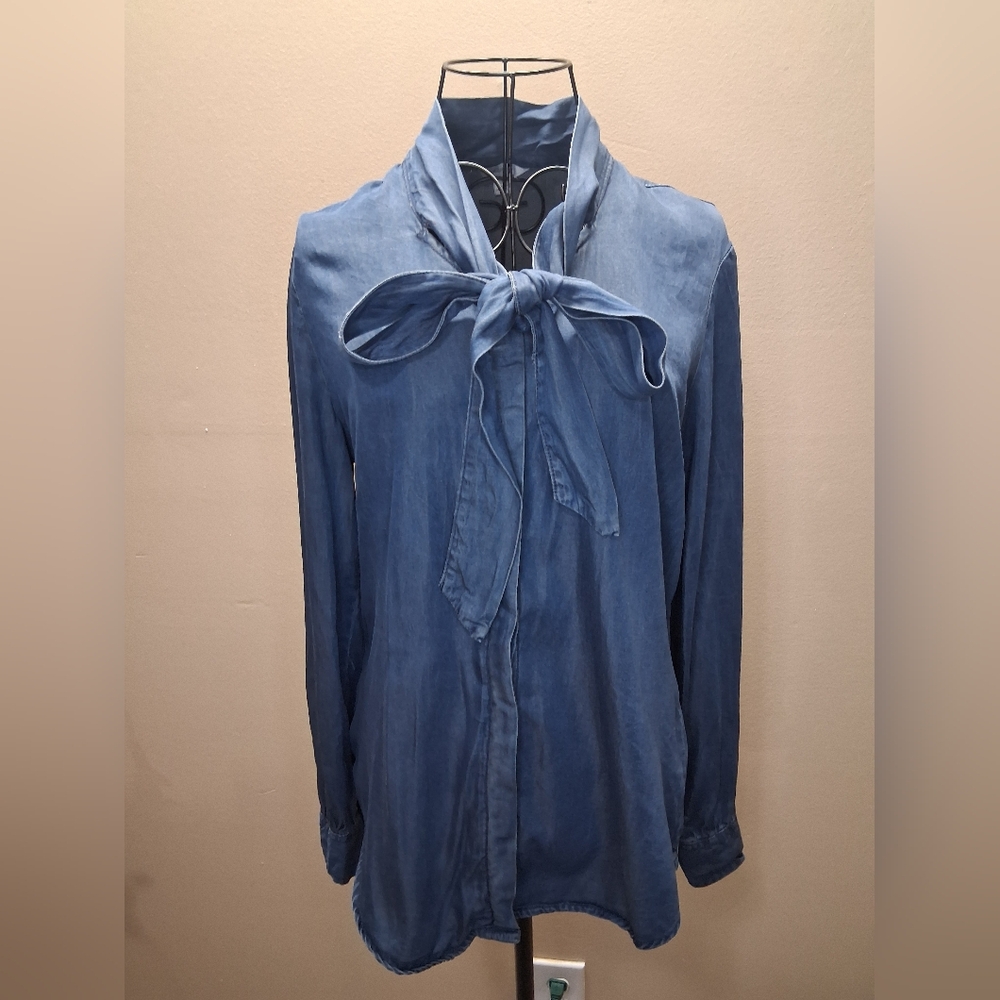 Cato 100% Tencel Blue Chambray Tie Neck Bow Blouse Shirt Small - Picture 2 of 9